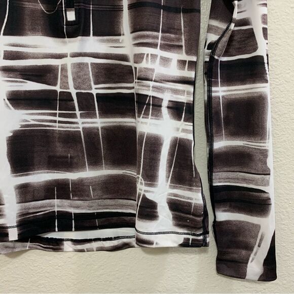 NIKE Pro Half Zip Women’s Medium White Black Thumb Hole. - Picture 4 of 15